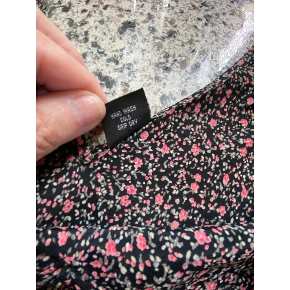 Angie Ditsy Floral Midi Dress Womens Small Black Excellent Tie Shoulder V-Neck